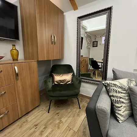 E & E Studio Deluxe Guest house *